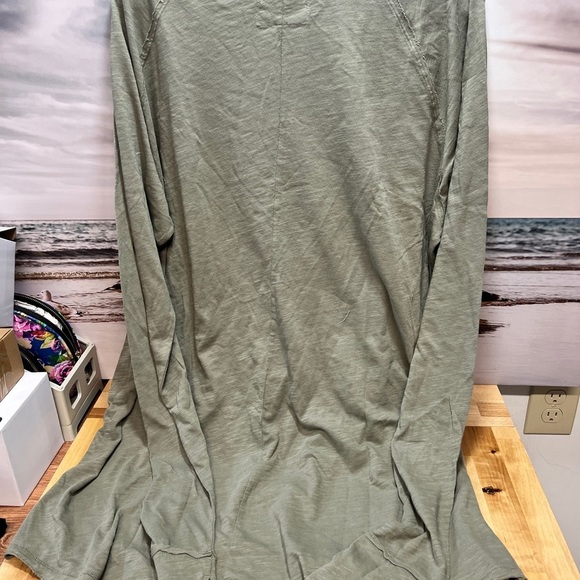 FREE PEOPLE ARDEN TEE  LARGE NWT SMALL ONLY AVAILABLE $58 - Picture 8 of 10